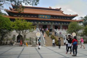 El monasterio Po Lin es el más importante de Hong Kong.