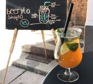 Beerjito en el café Pappa Coffee, Pilsen, Chequia.