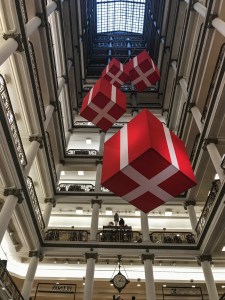 Decoración navideña en Macy's Chicago, 2017.