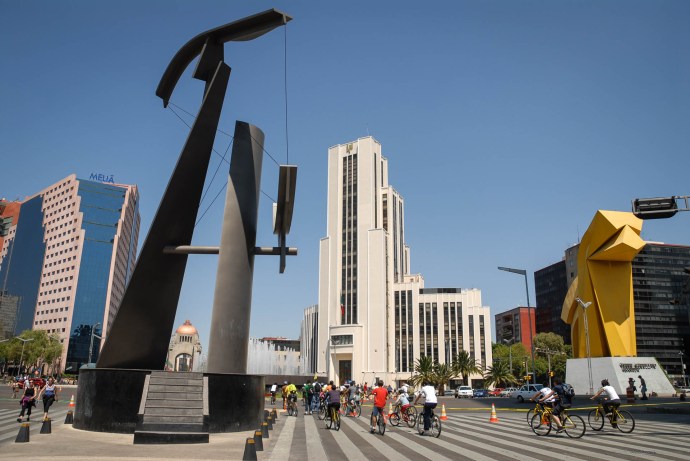 Paseo de la Reforma y Avenida Juárez.
