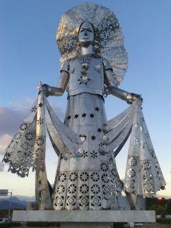 Tehuana de acero en Tehuantepec.