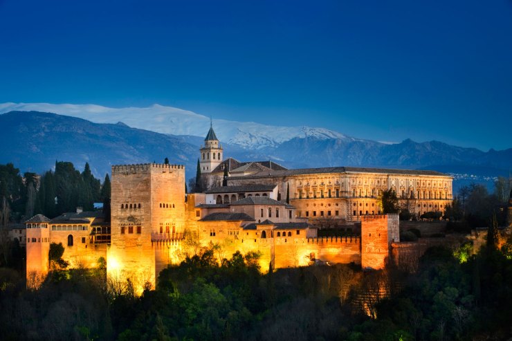 alhambra-granada-12569503-istock.jpg