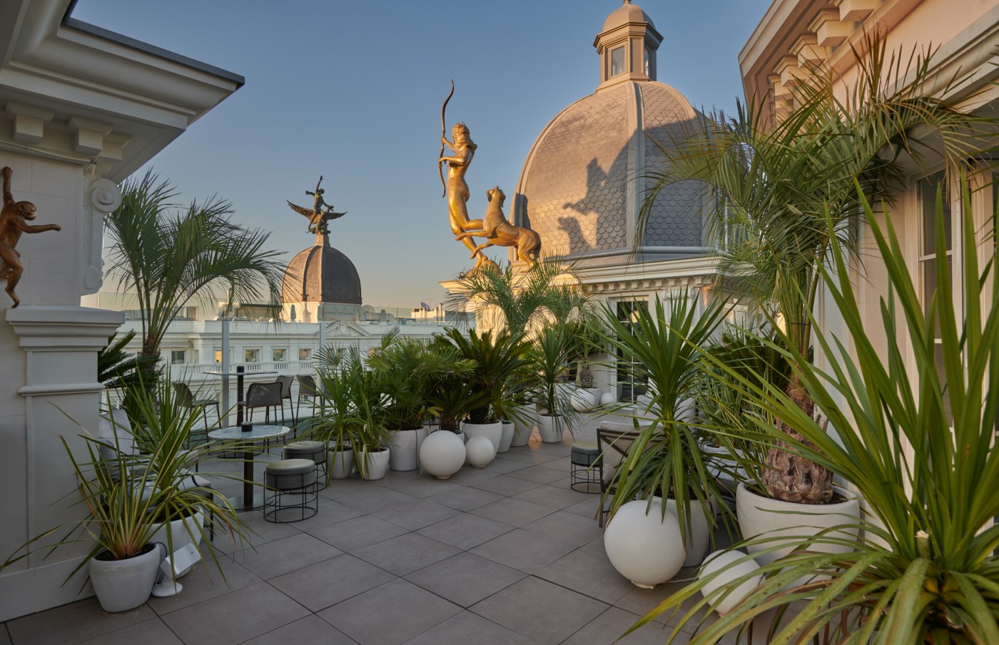 Diana Cazadora en la terraza del Hyatt Centric Gran Vía Madrid. Foto: Cortesía del hotel.