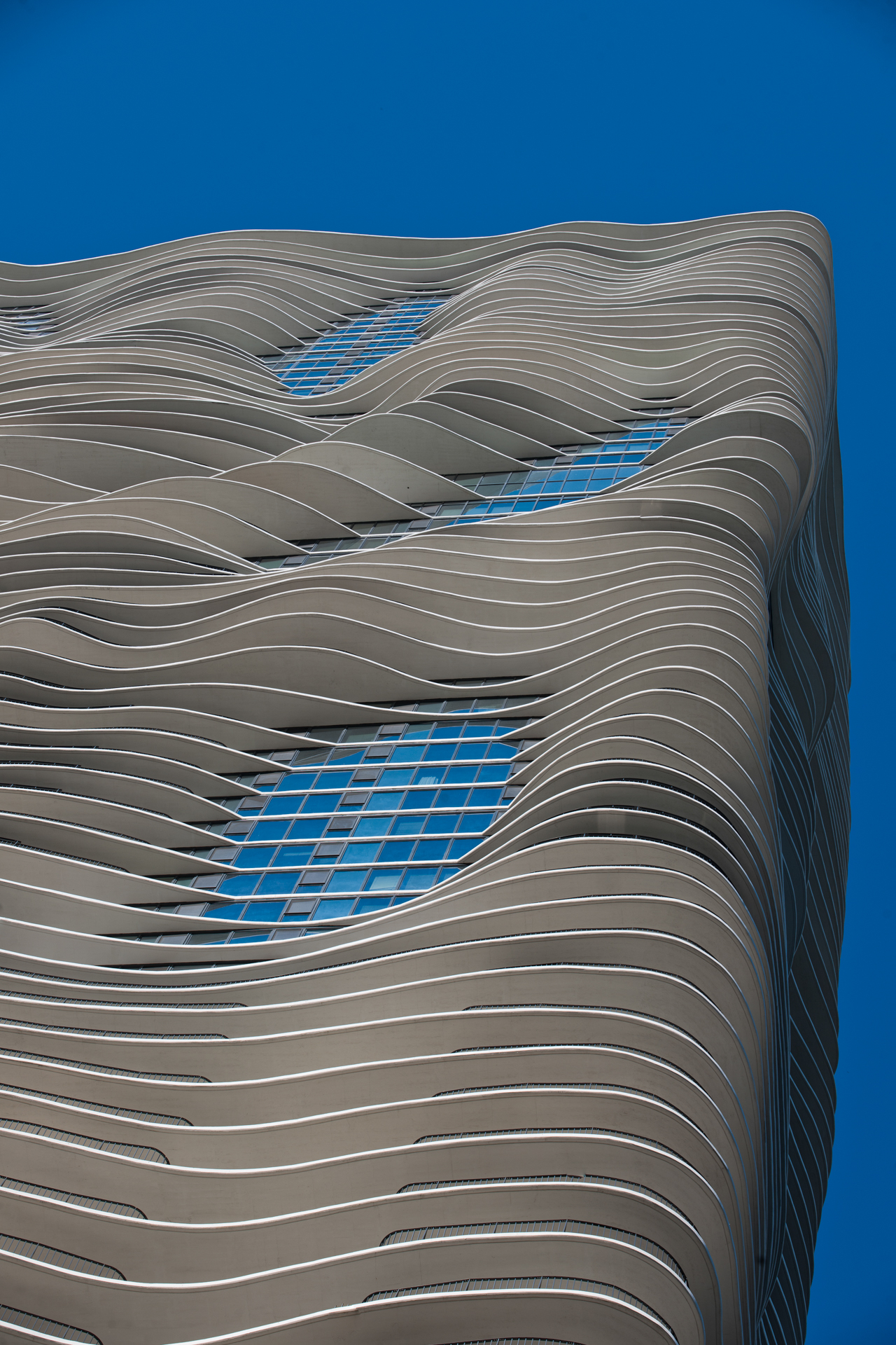 Fachada de la torre Aqua de Chicago. Foto: cortesía del hotel Radisson Blu Aqua.