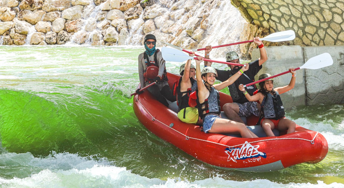 Atracción Barracuda en Xavage, Cancún.